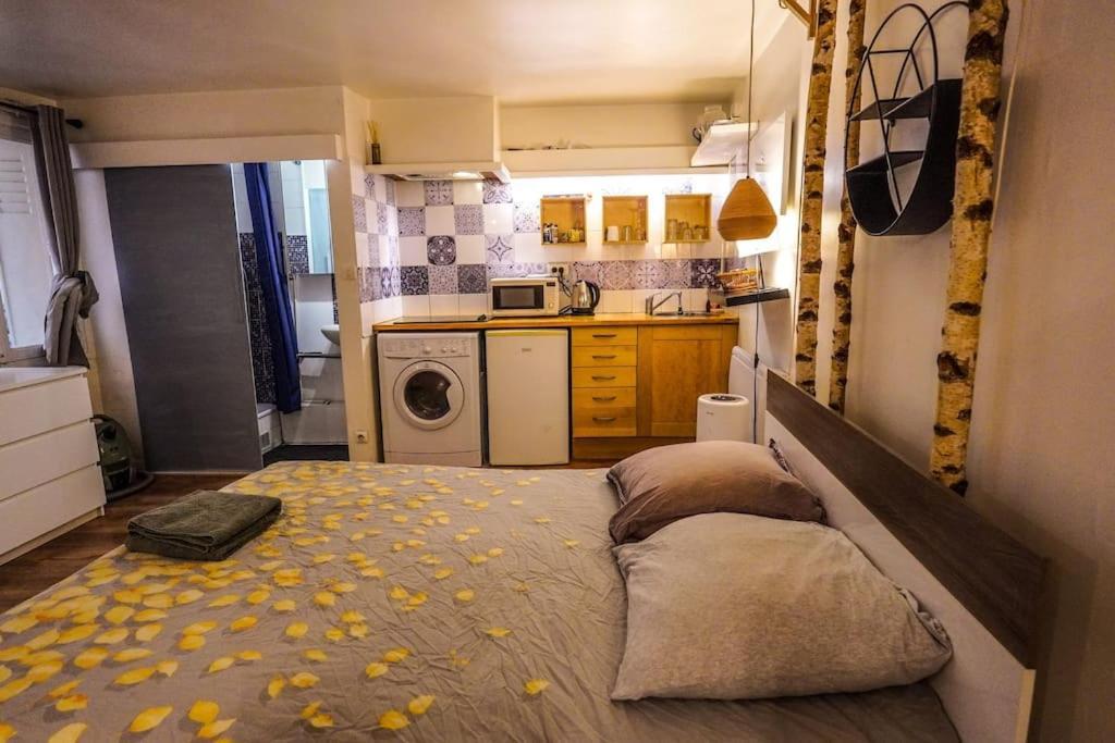 Cozy Studio In The Heart Of Párizs Kültér fotó